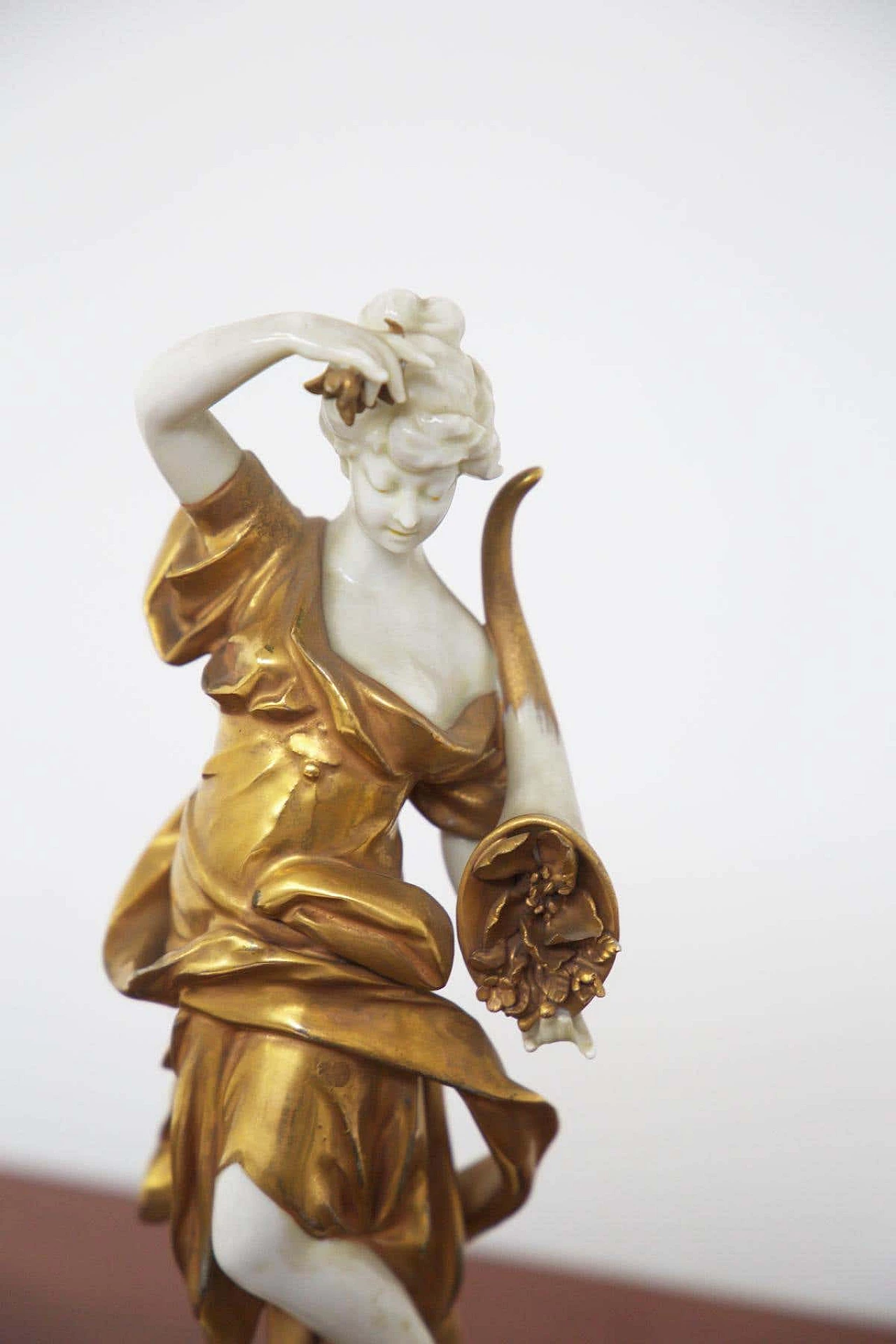 Statuette Cancer in gilded Capodimonte ceramic, early 20th century 4