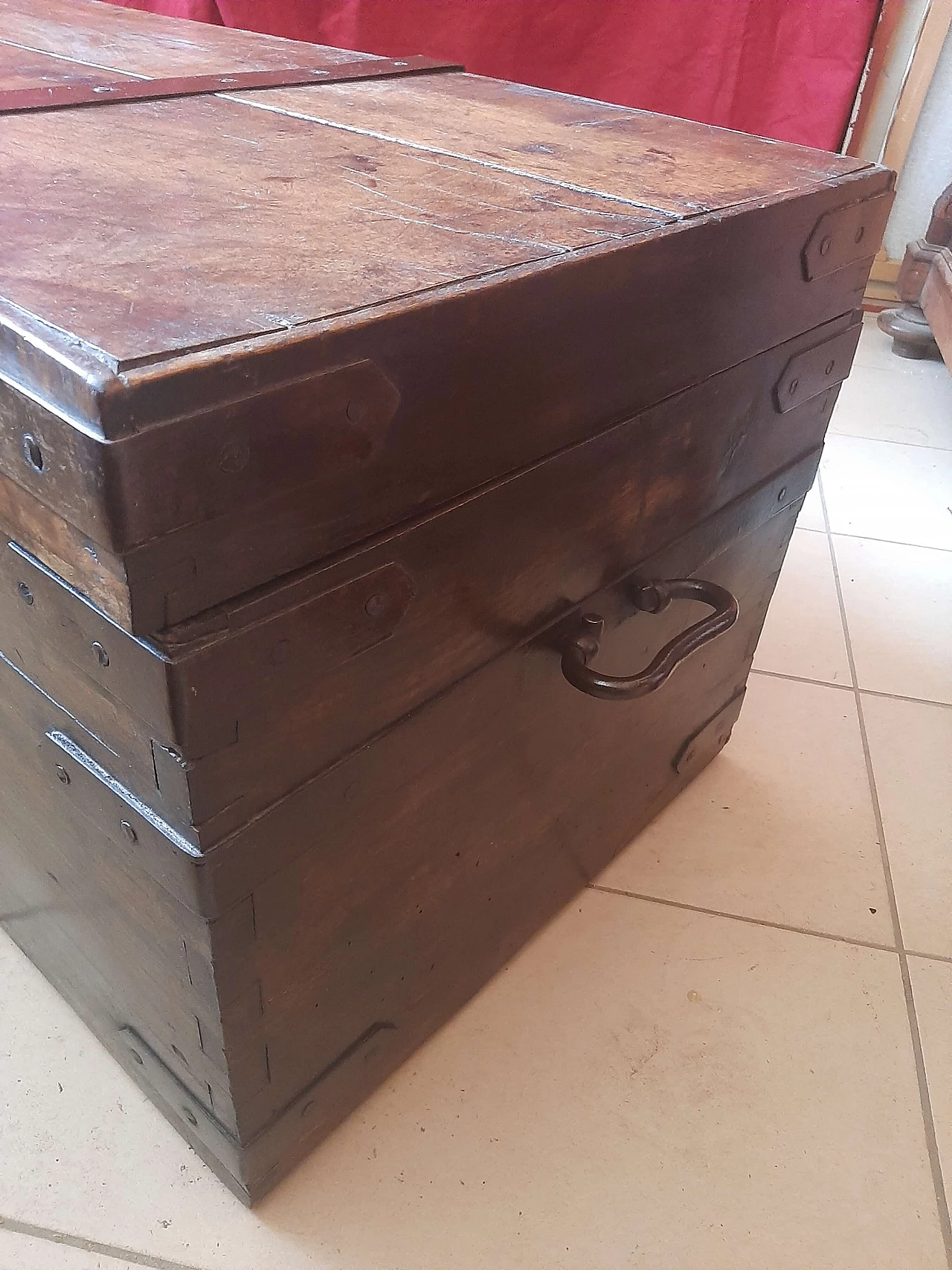 Walnut and metal trunk, early 19th century 4