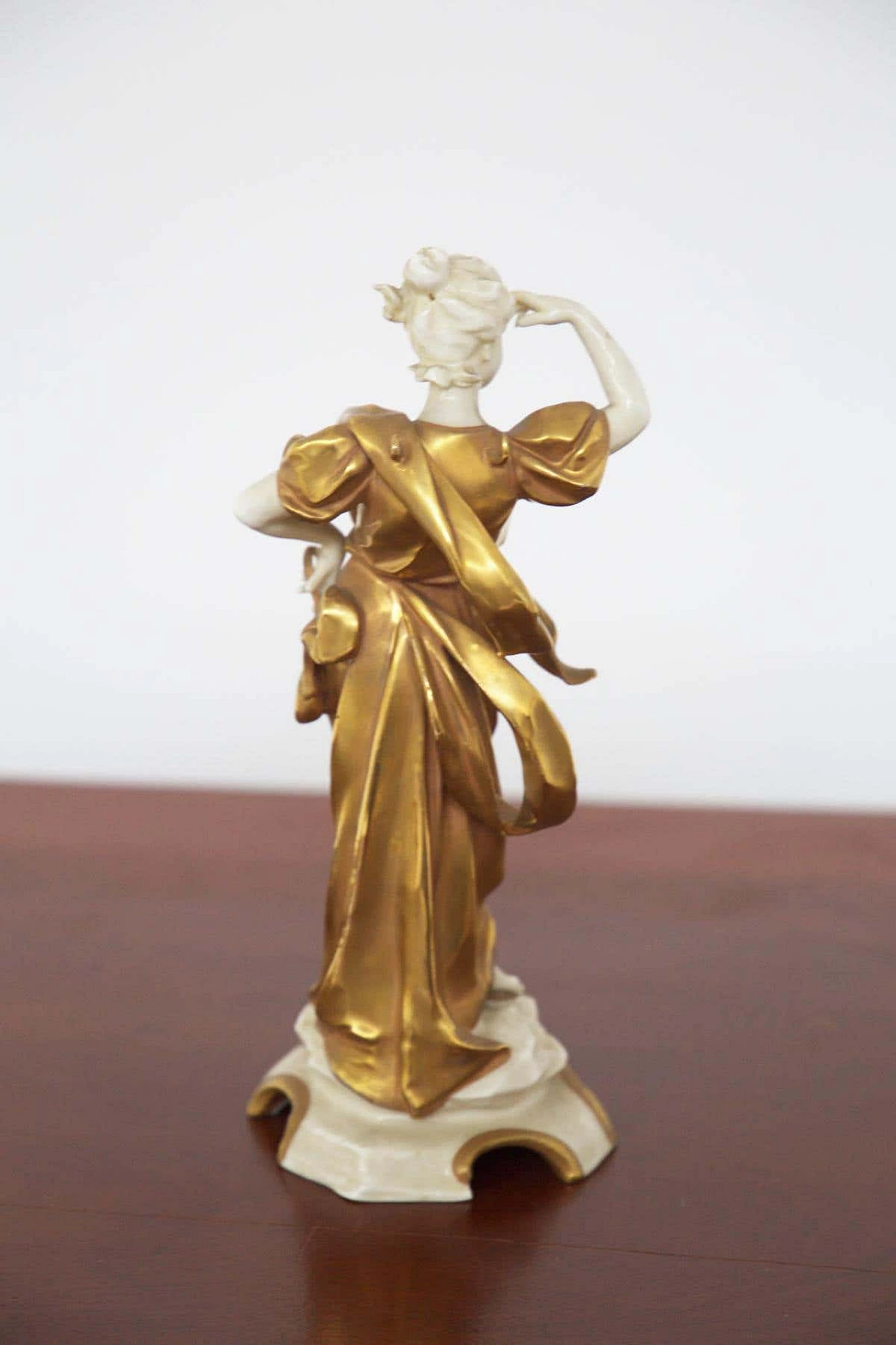 Leo statuette in gilded Capodimonte ceramic, early 20th century 2