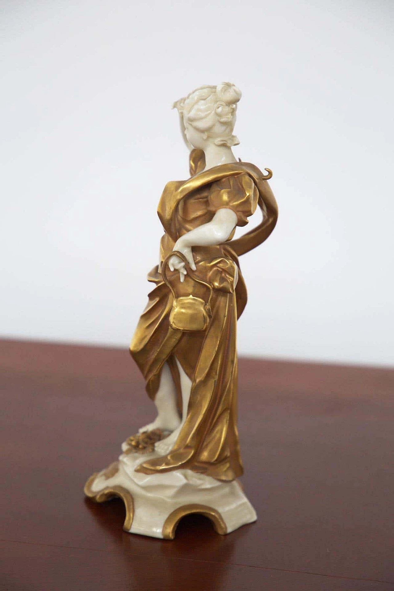 Leo statuette in gilded Capodimonte ceramic, early 20th century 3