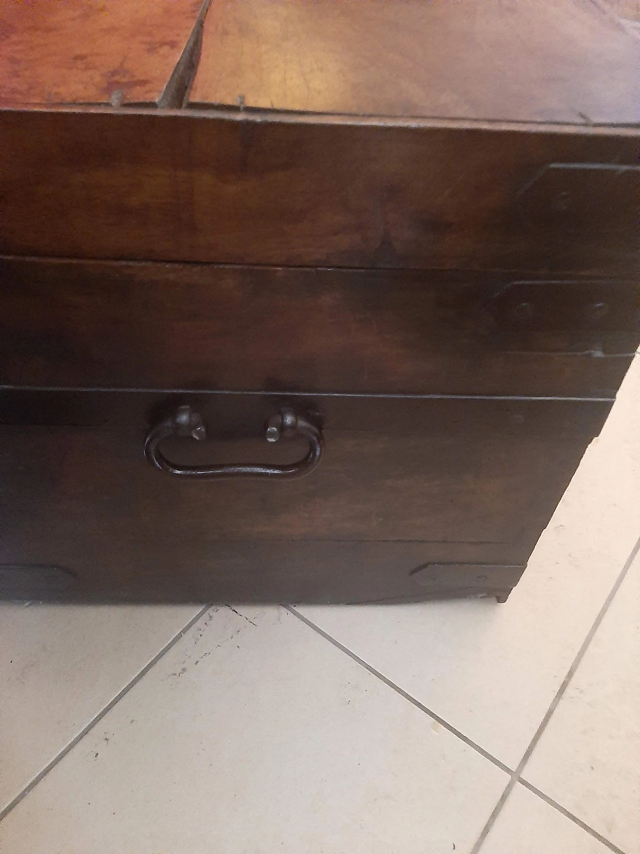 Walnut and metal trunk, early 19th century 5