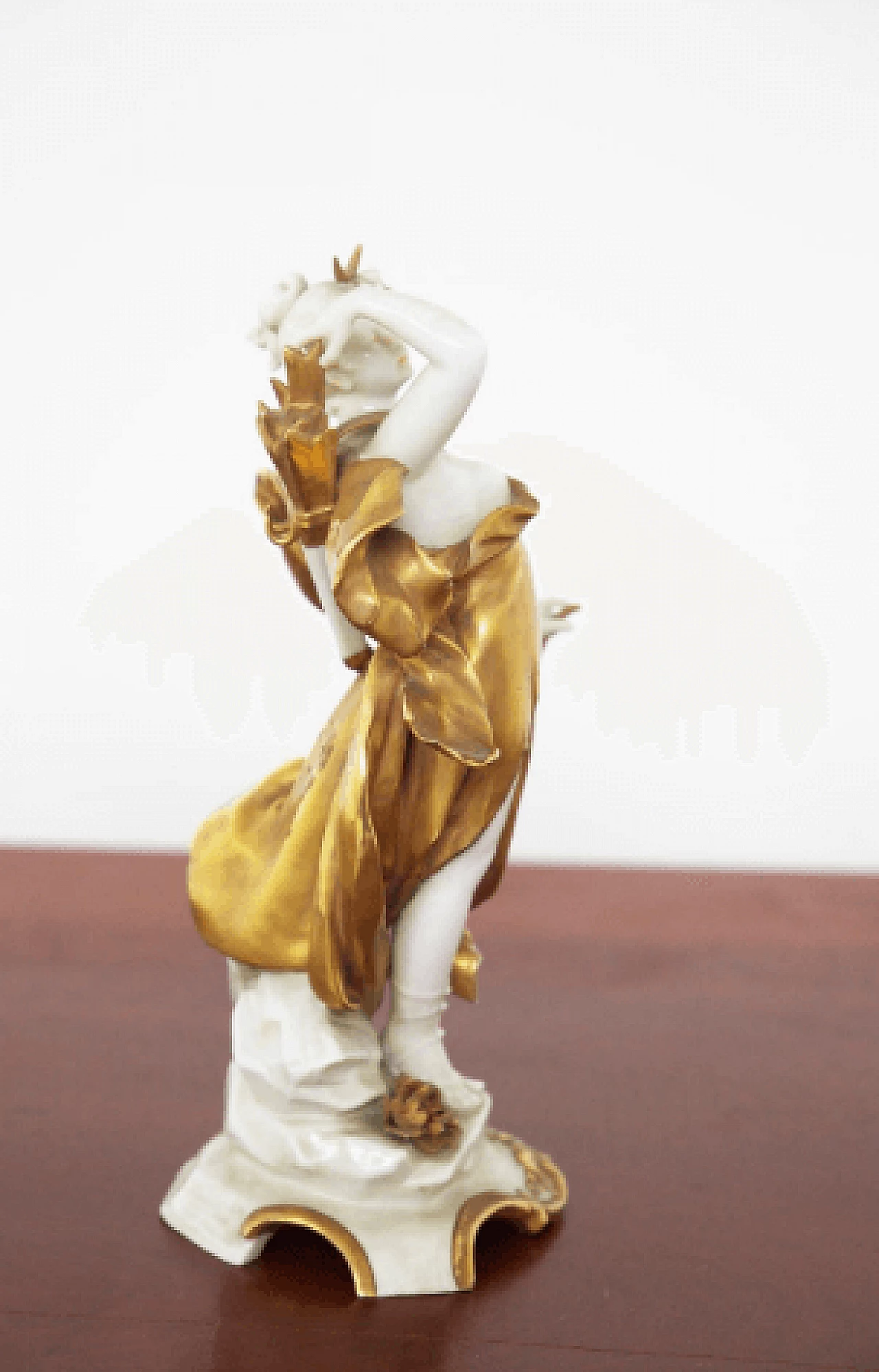 Statuetta Sagittario in ceramica dorata di Capodimonte, inizio '900 5