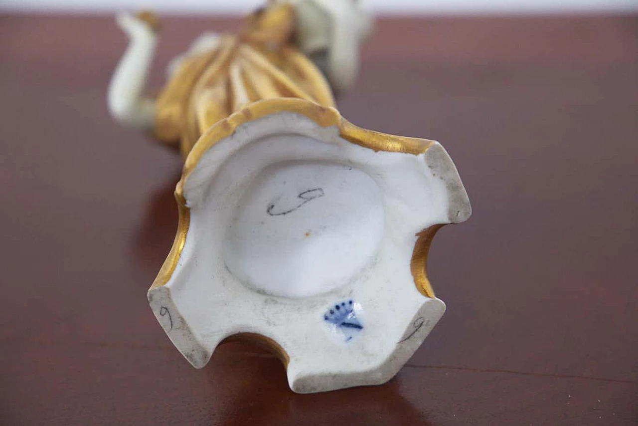 Statuetta Bilancia in ceramica dorata di Capodimonte, inizio '900 5