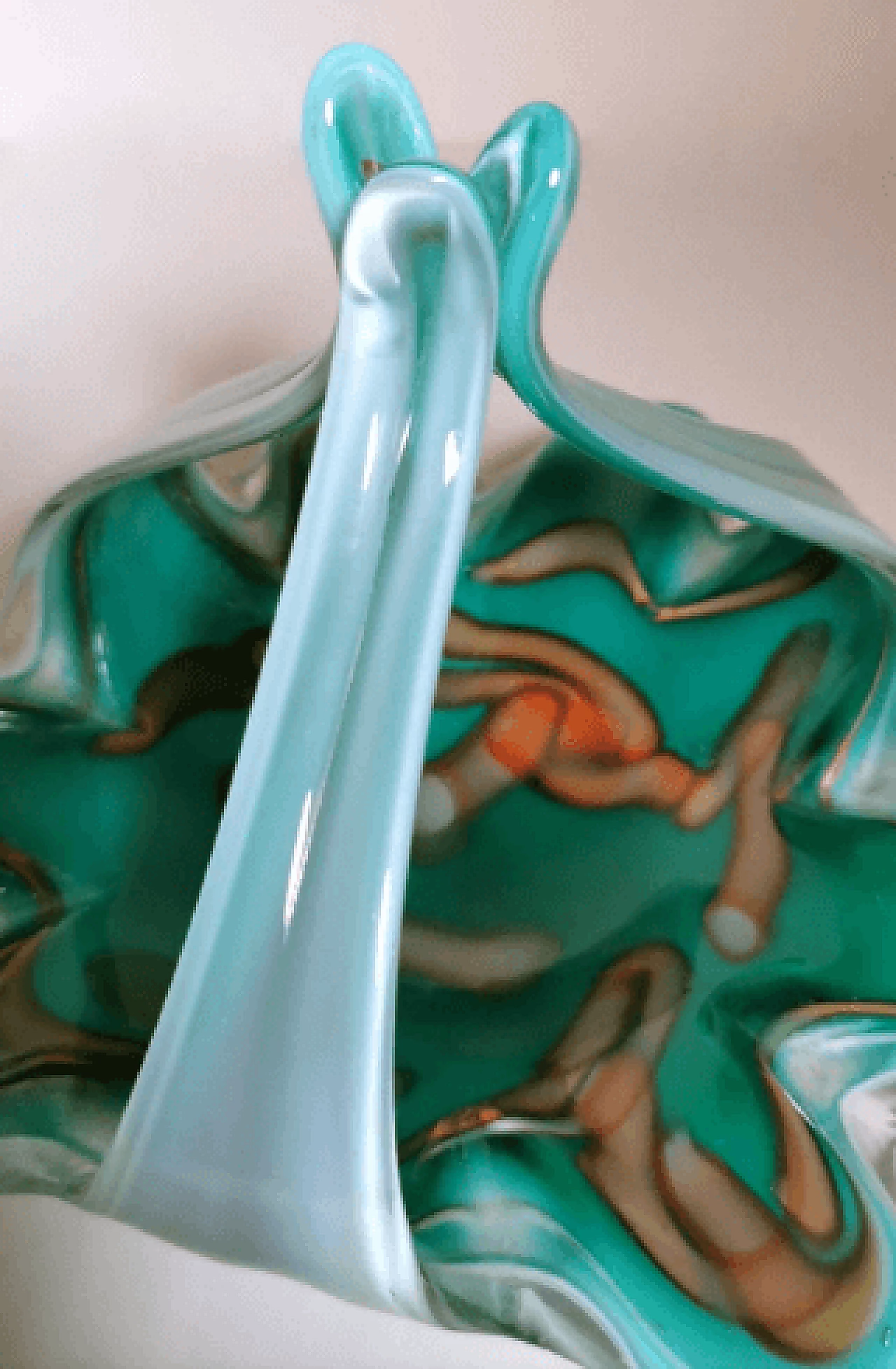 Cestino in vetro opalino colorato di Murano, anni '60 7