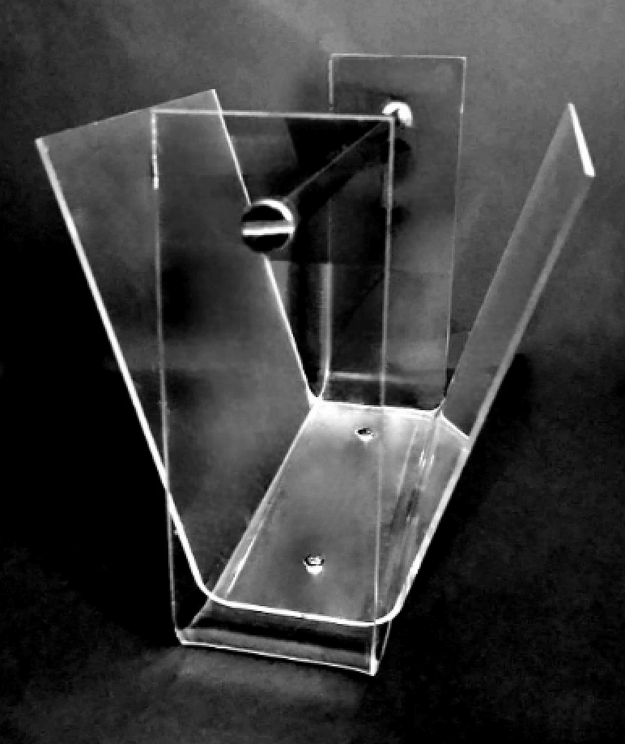 Plexiglass and chromed brass magazine rack, 1970s 6