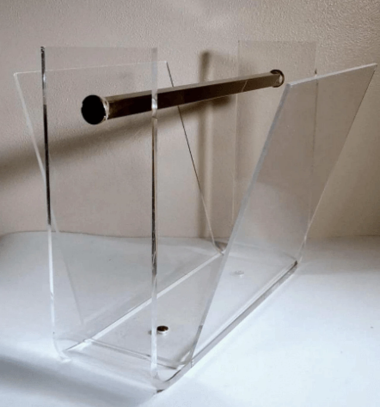Plexiglass and chromed brass magazine rack, 1970s 10
