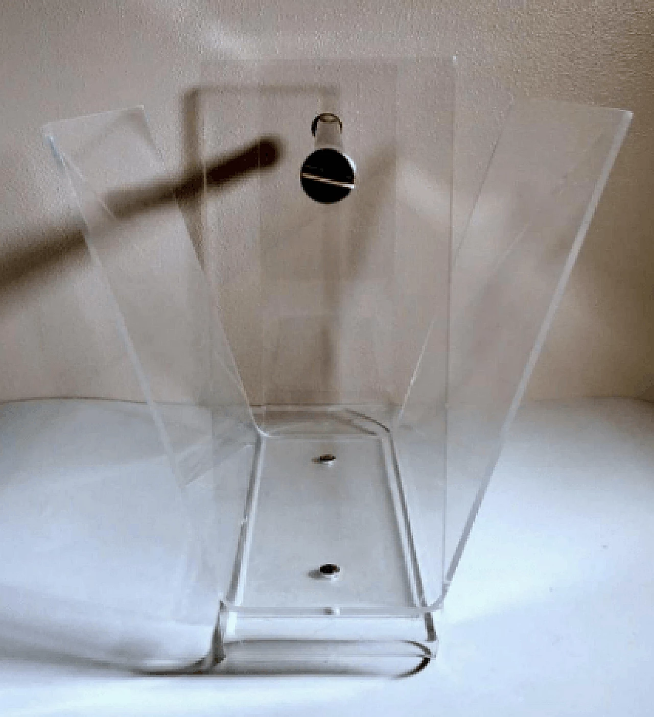 Plexiglass and chromed brass magazine rack, 1970s 12