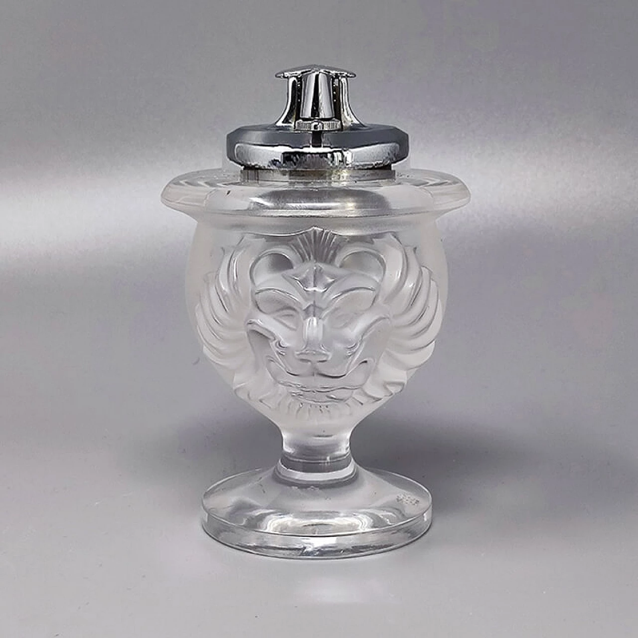 Crystal ashtray and table lighter by Lalique, 1970s 4
