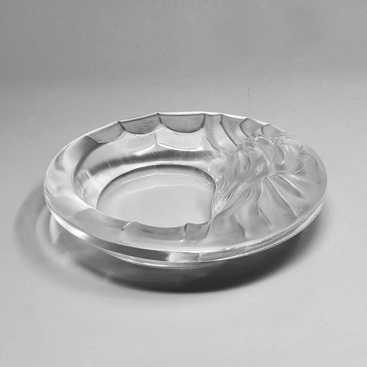 Crystal ashtray and table lighter by Lalique, 1970s 8