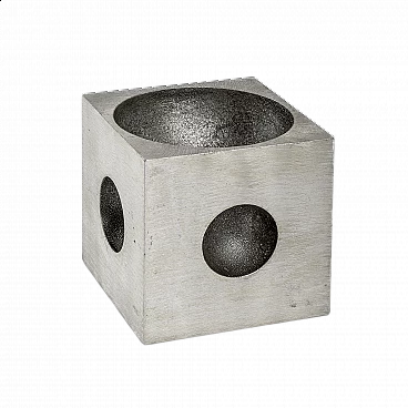 Lorenzo Burchiellaro, Cubo, scultura in fusione di alluminio, anni '70