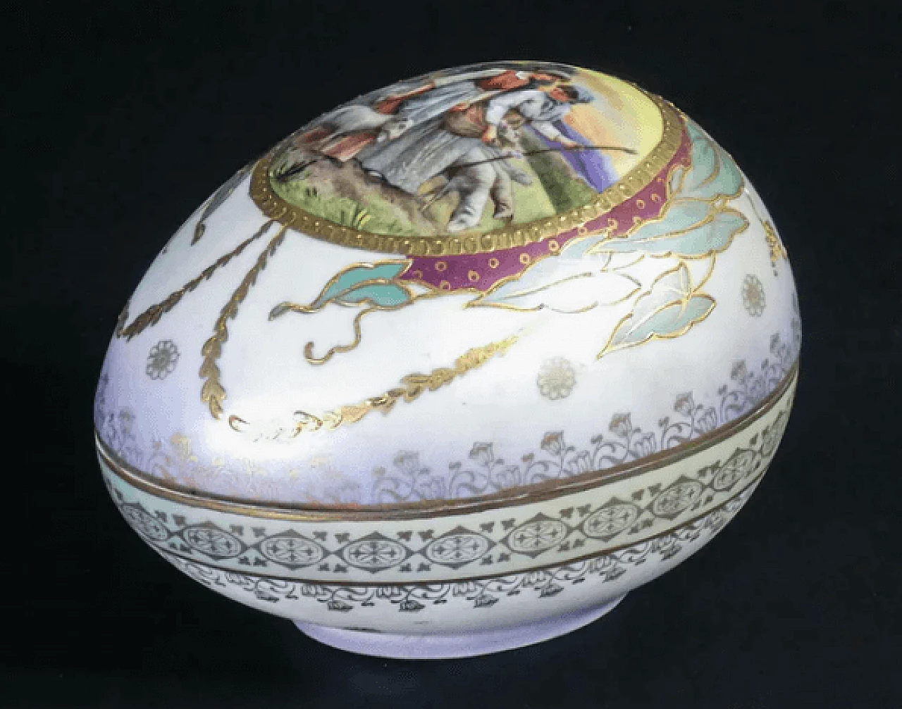 Scatolina a uovo in ceramica di Sèvres dipinta 3
