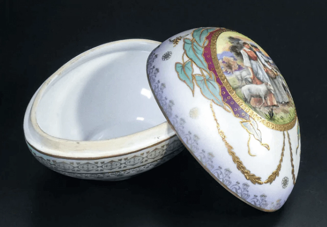 Scatolina a uovo in ceramica di Sèvres dipinta 5