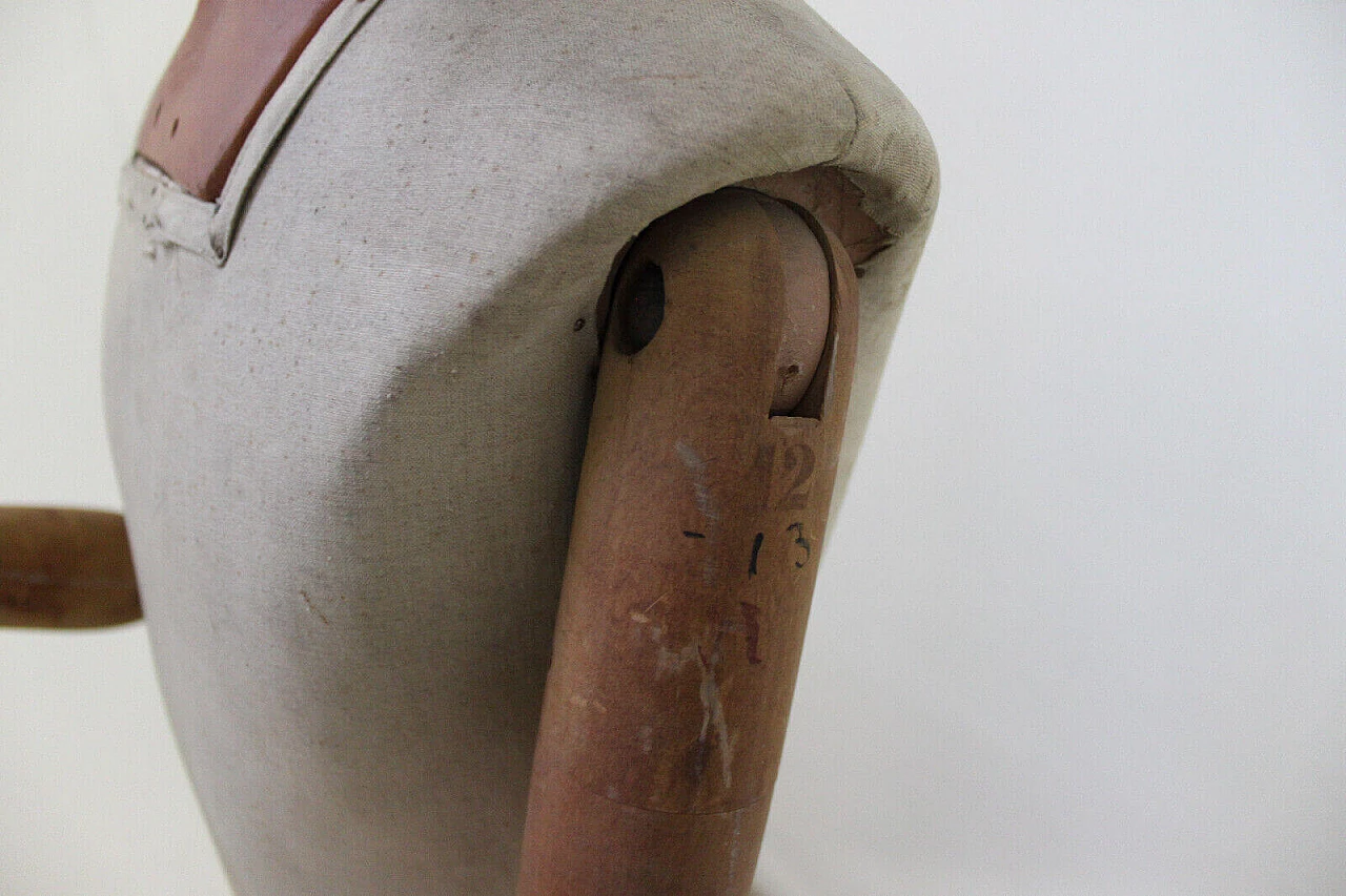 Manichino snodabile in legno e terracotta di Hegel, anni '30 6