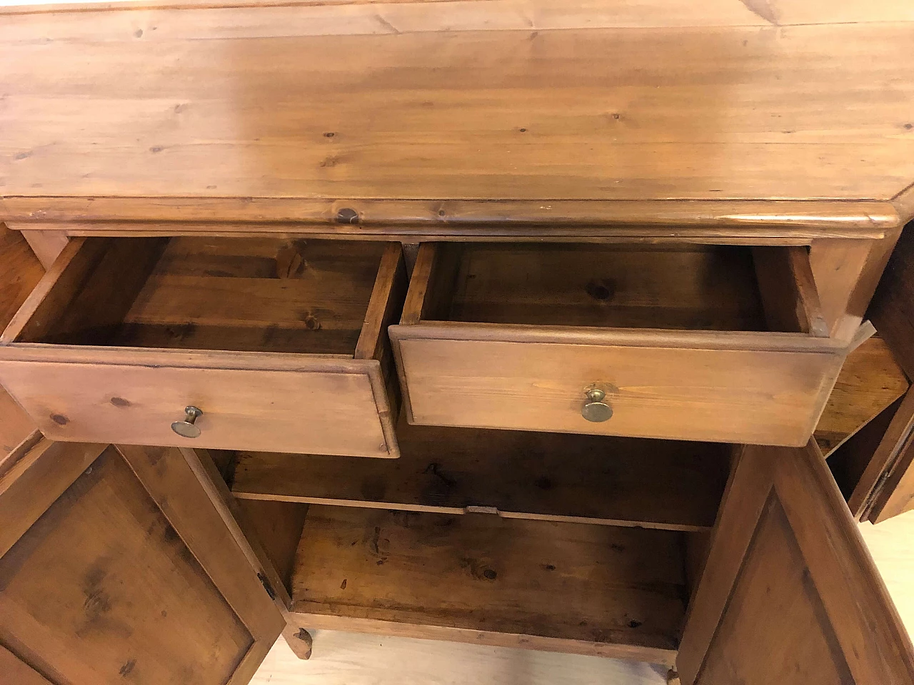 Spruce notched sideboard, late 19th century 9