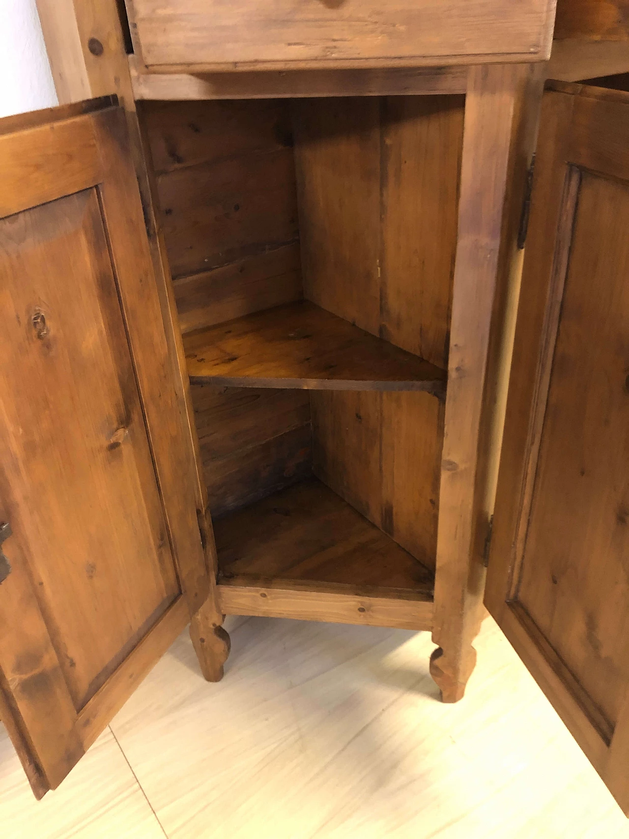 Spruce notched sideboard, late 19th century 10