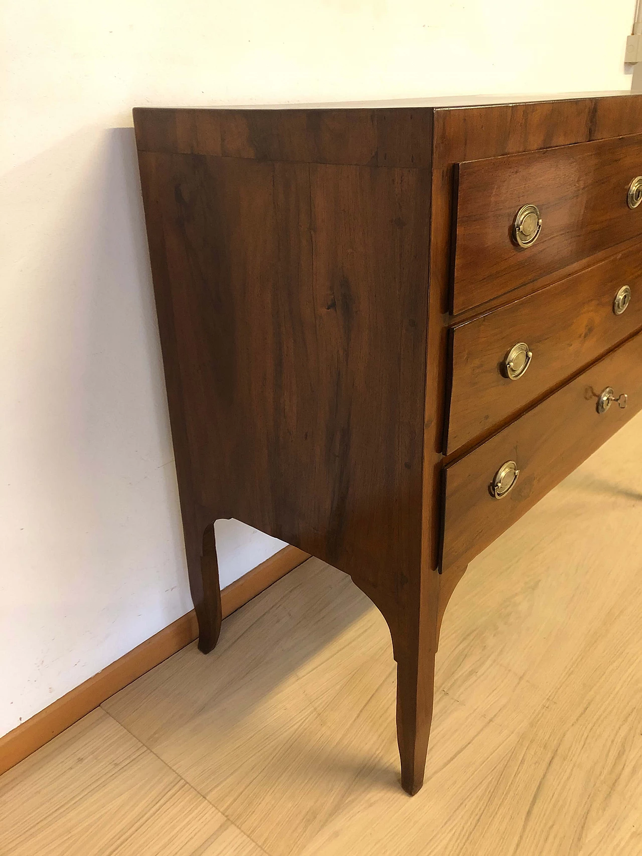 Venetian walnut dresser, late 18th century 5