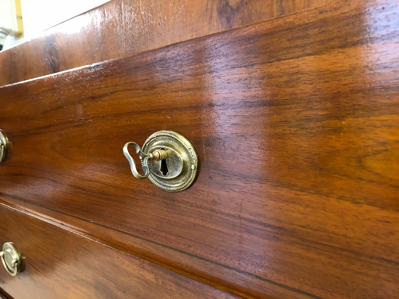 Venetian walnut dresser, late 18th century 10