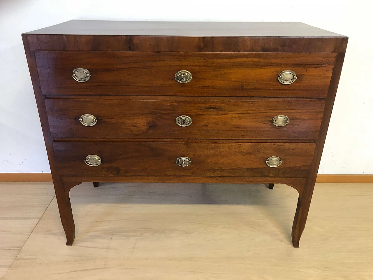 Venetian walnut dresser, late 18th century 12