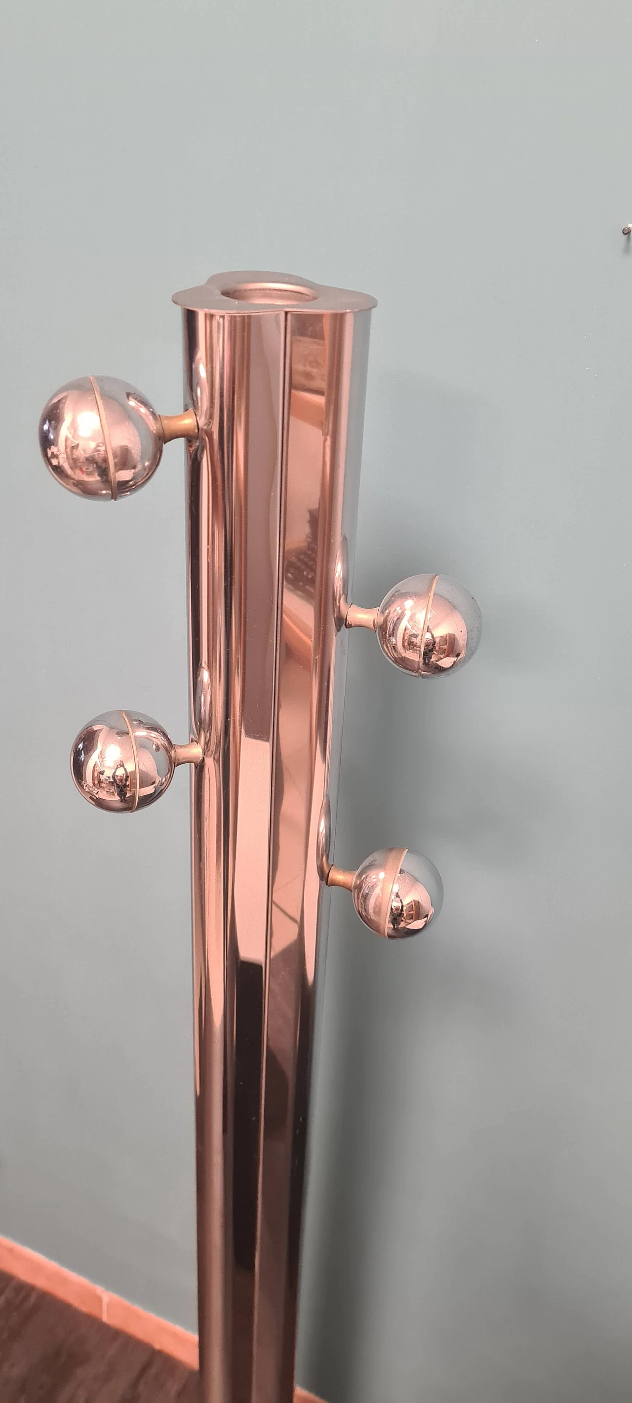 Chromed steel and wood standing coat rack, 1970s 4