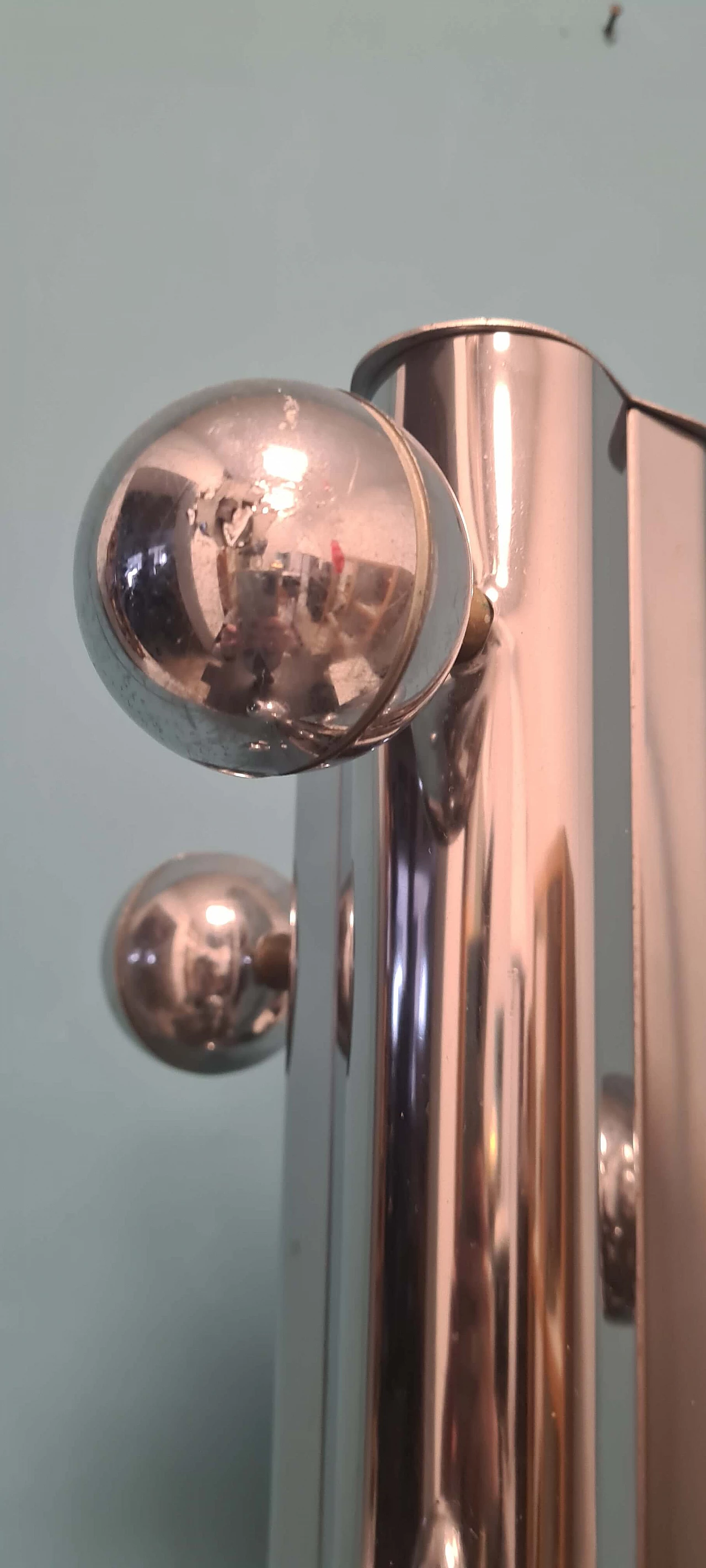 Chromed steel and wood standing coat rack, 1970s 7