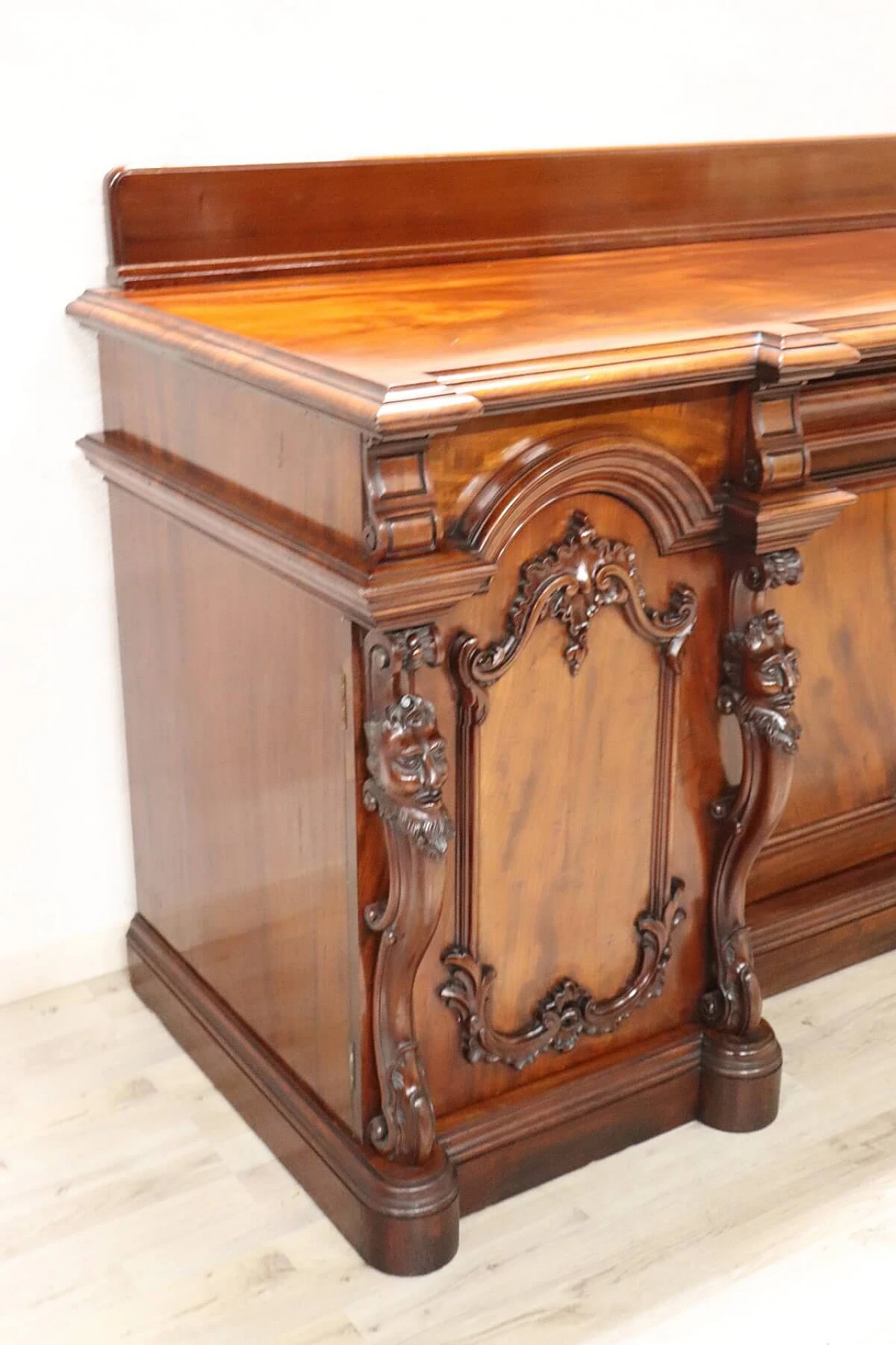 Mahogany sideboard with carvings, early 20th century 2