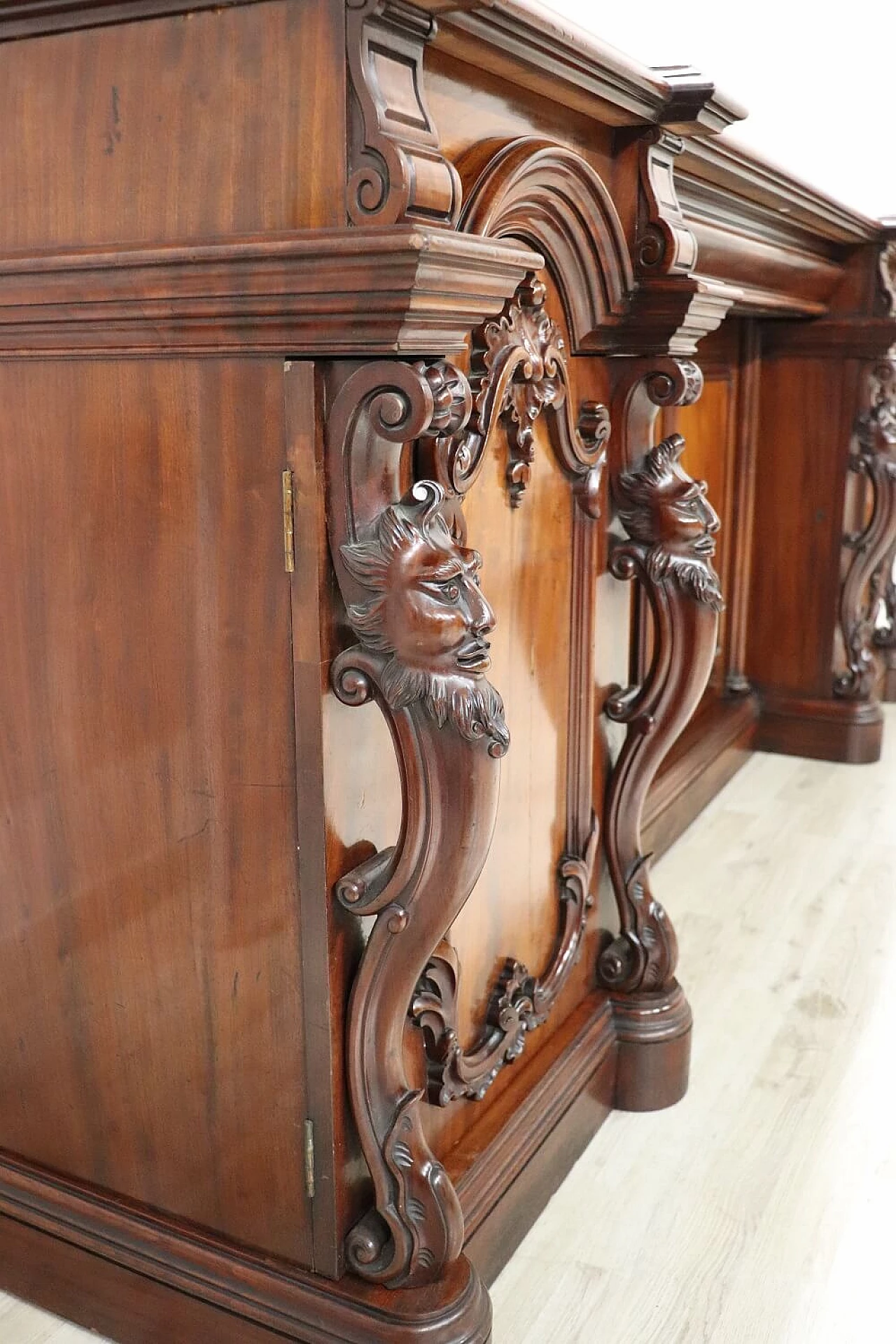 Mahogany sideboard with carvings, early 20th century 14