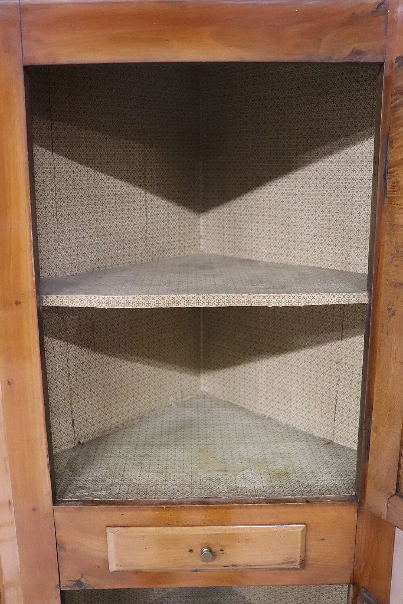 Solid walnut corner cabinet, late 19th century 12