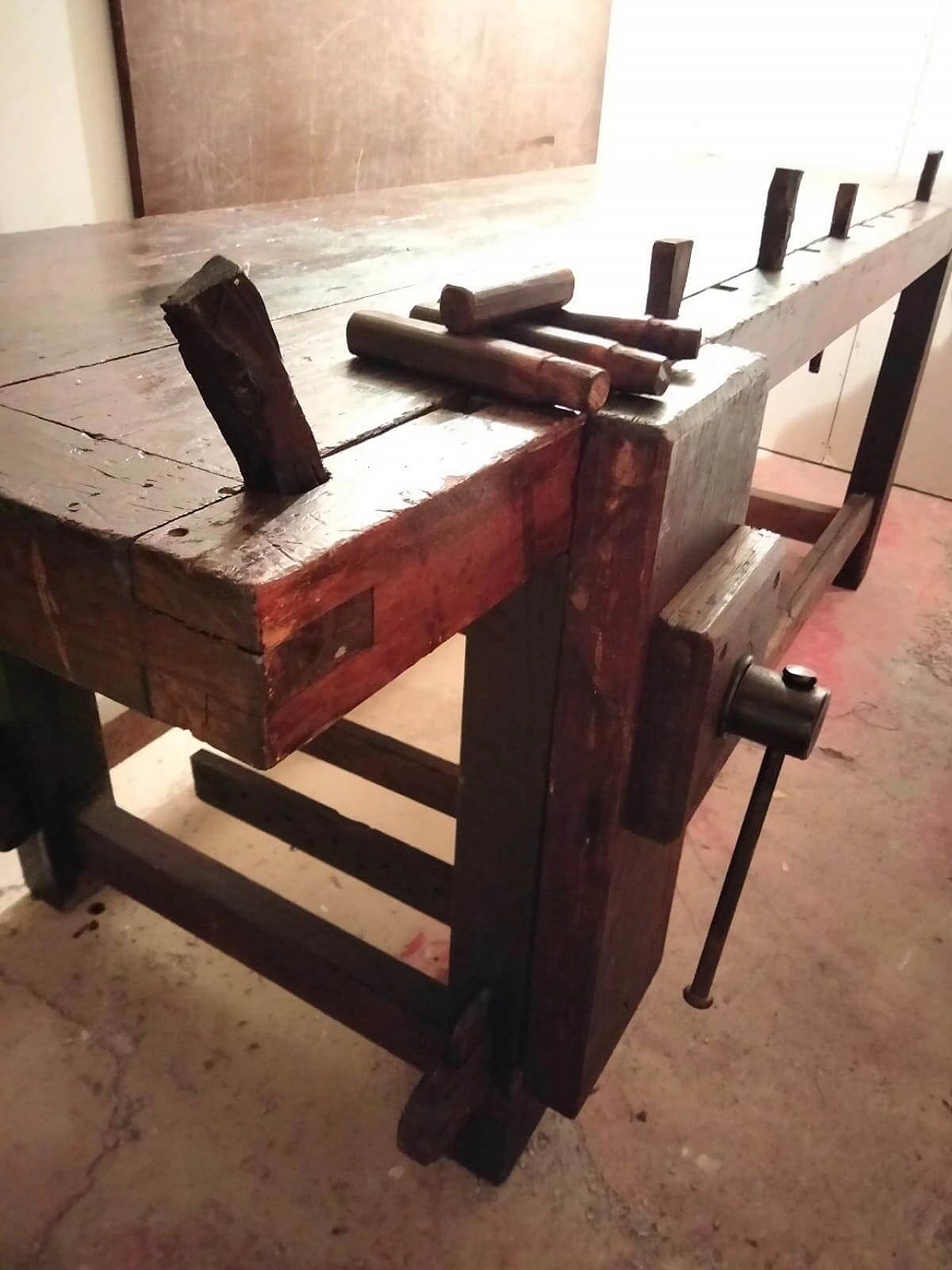 Solid wood carpenter's bench 5