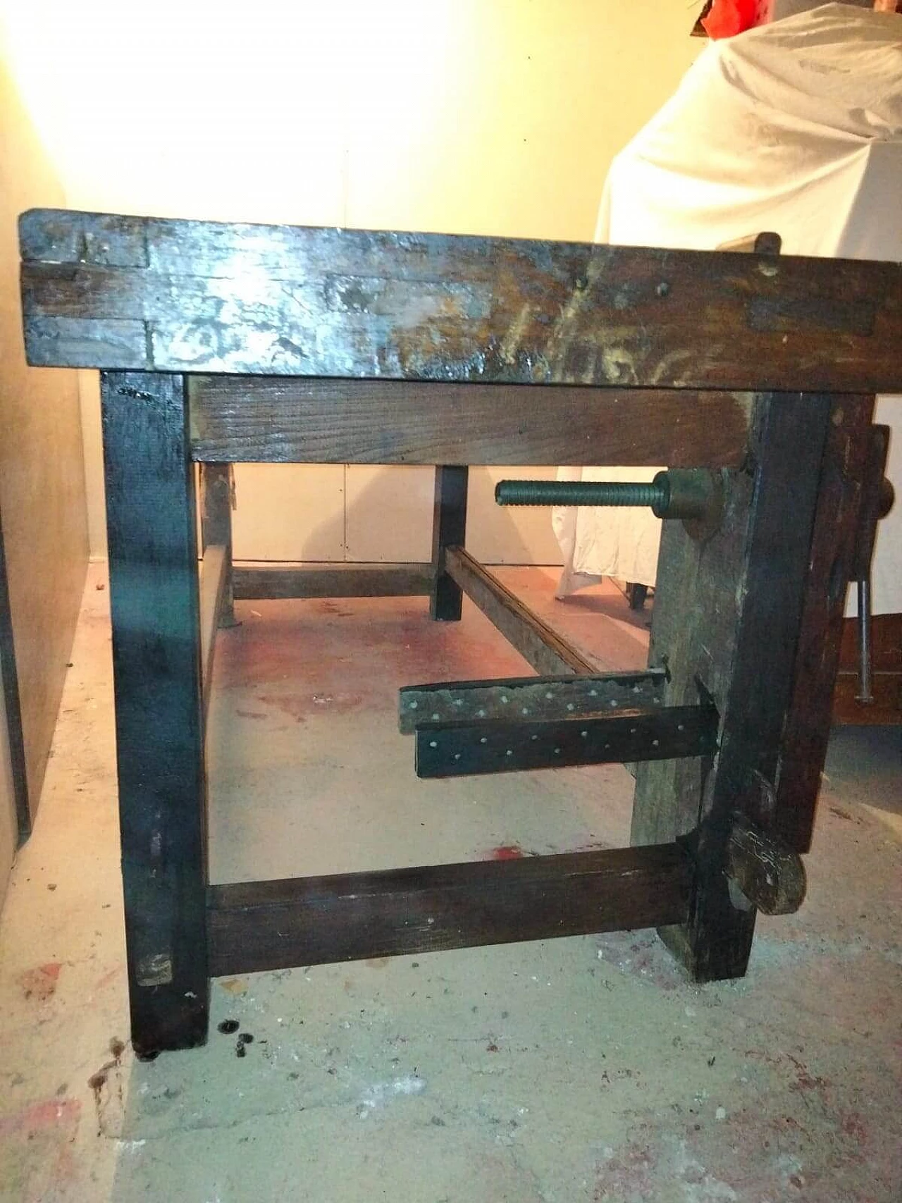 Solid wood carpenter's bench 6