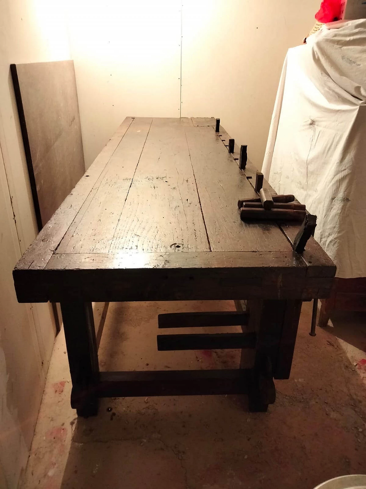 Solid wood carpenter's bench 7