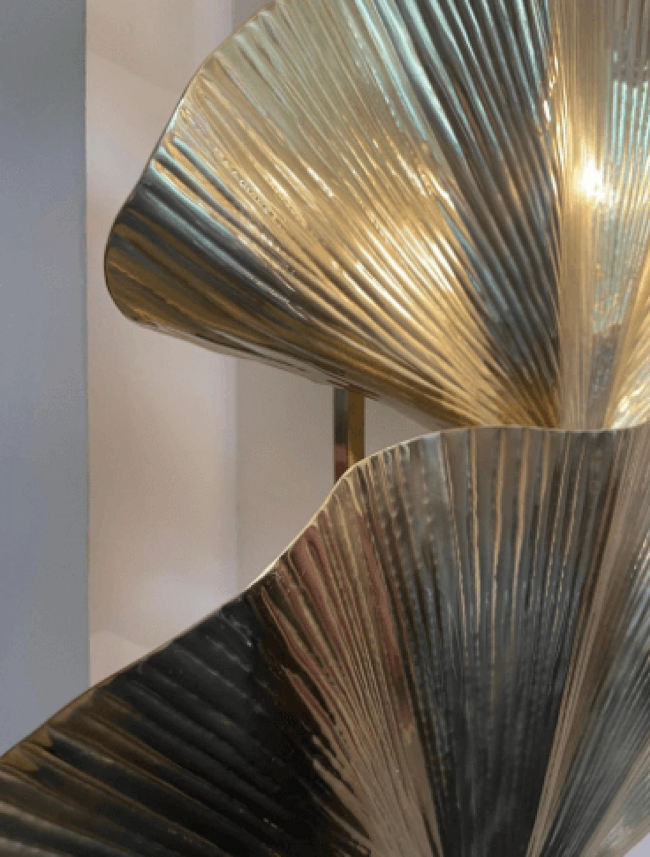 Brass floor lamp with leaves 2