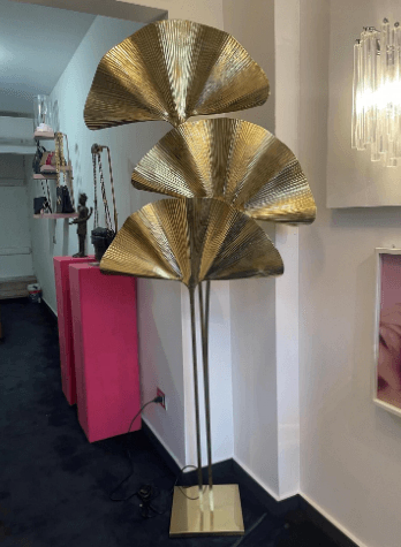 Brass floor lamp with leaves 4