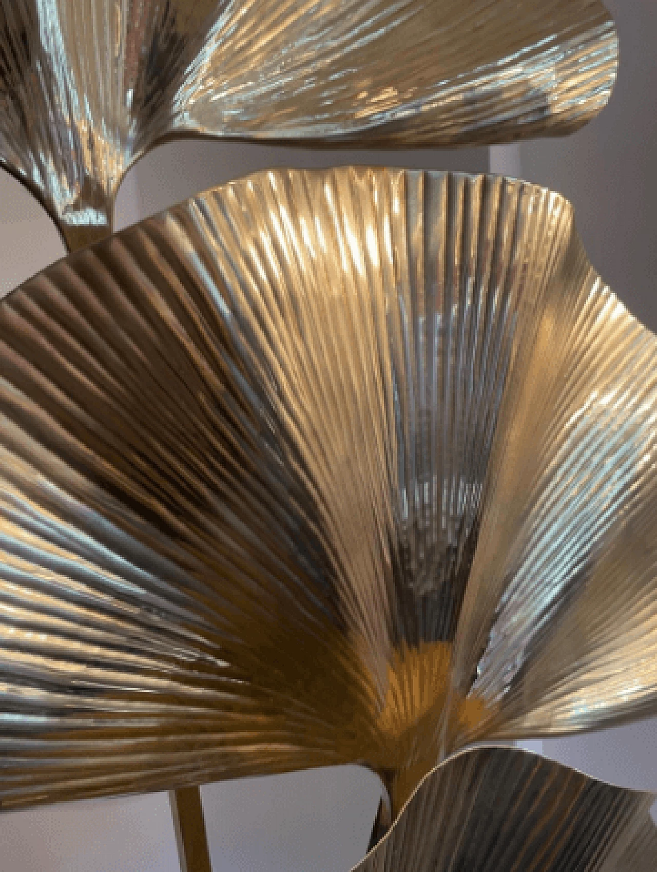 Brass floor lamp with leaves 6