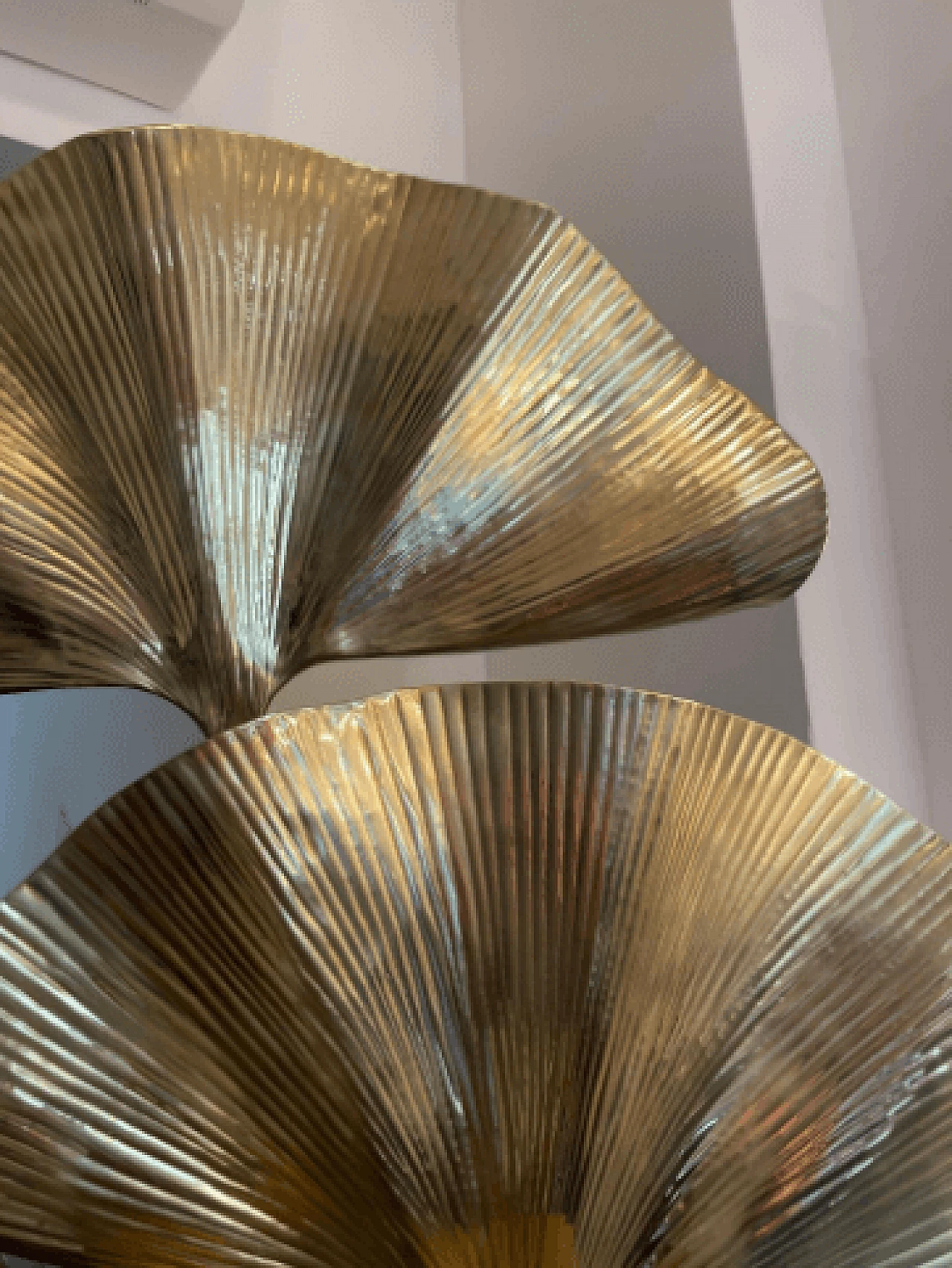 Brass floor lamp with leaves 11