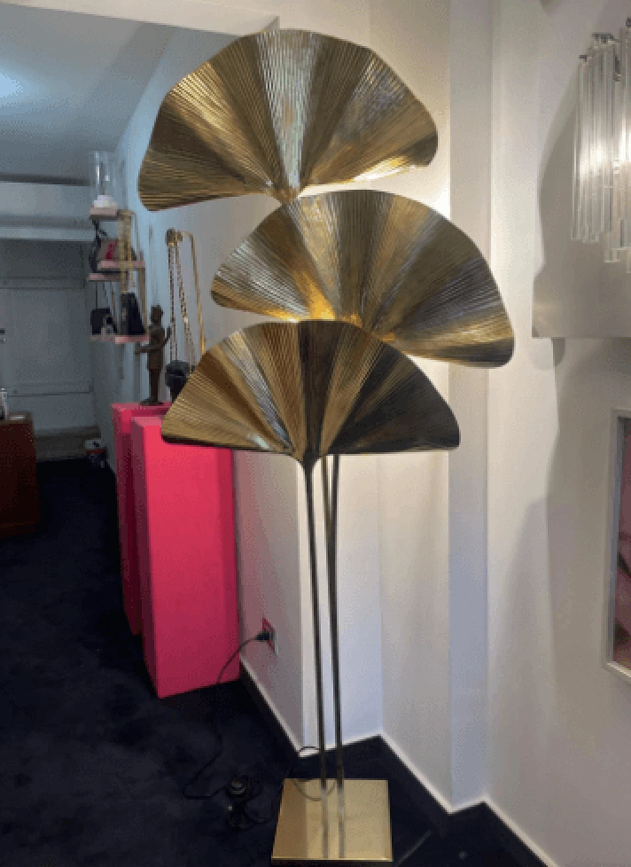 Brass floor lamp with leaves 15