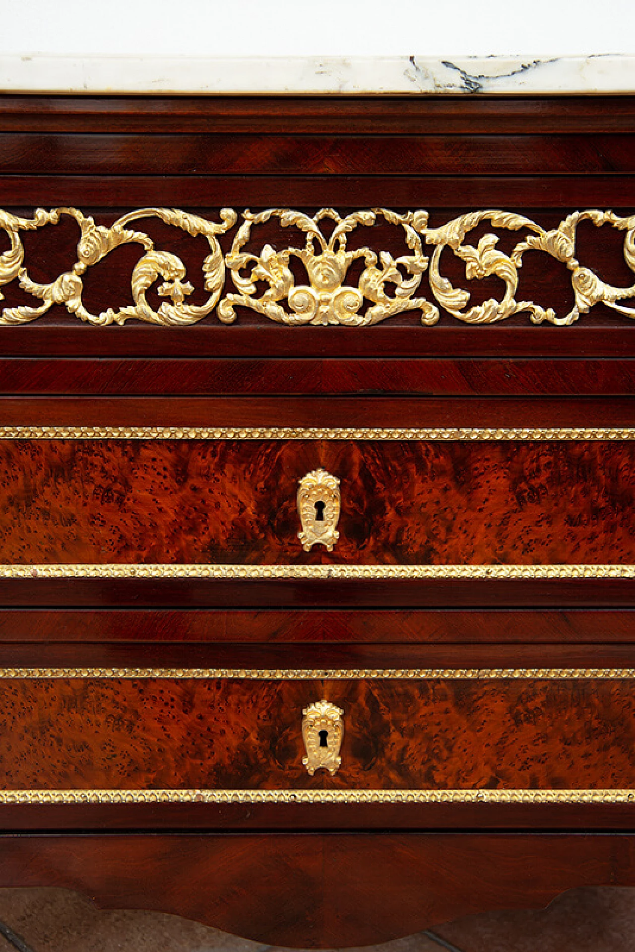 Cassettone Napoleone III in legni esotici pregiati con piano in marmo, fine '800 3