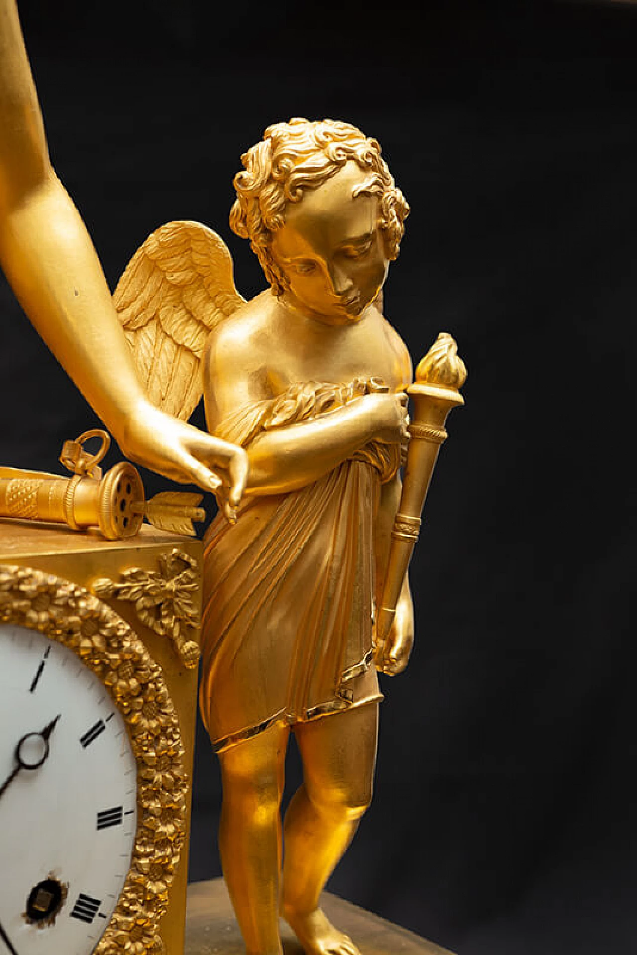 Finely chased gilded bronze Empire clock, 19th century 5