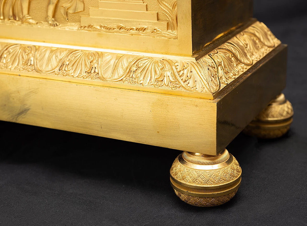 Orologio Impero in bronzo dorato finemente cesellato, '800 7