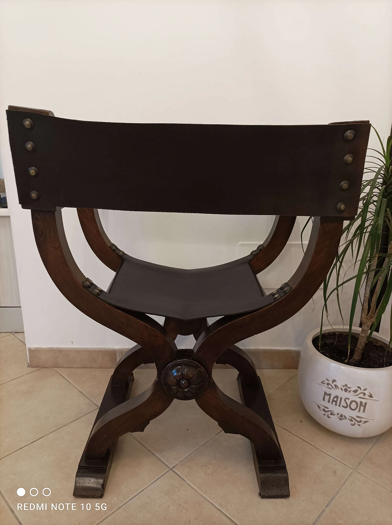 Sedia Savonarola stile Neorinascimentale in massello di noce, inizio '900 10