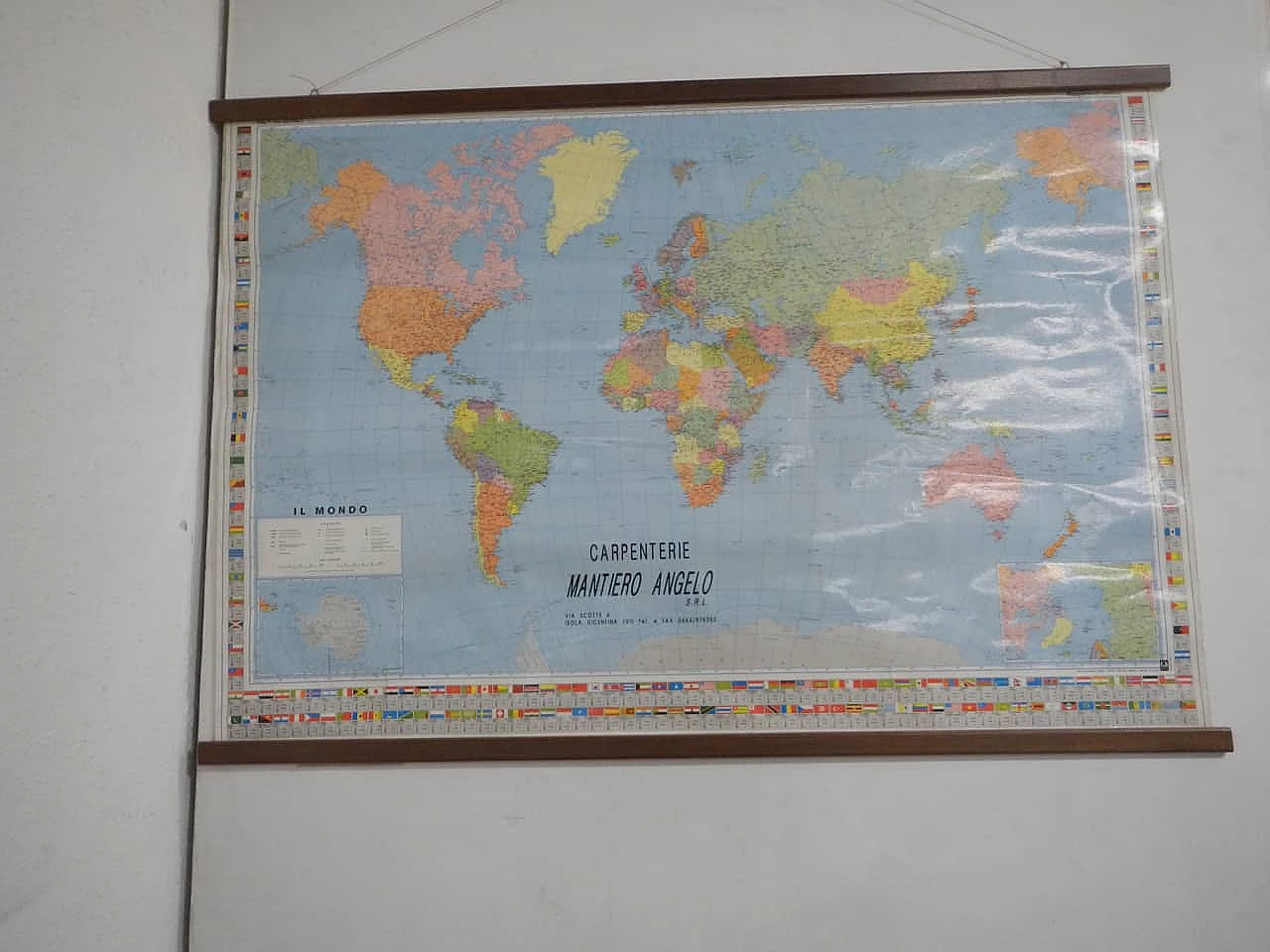 Carta geografica del mondo di Freytag & Berndt, anni '80 2
