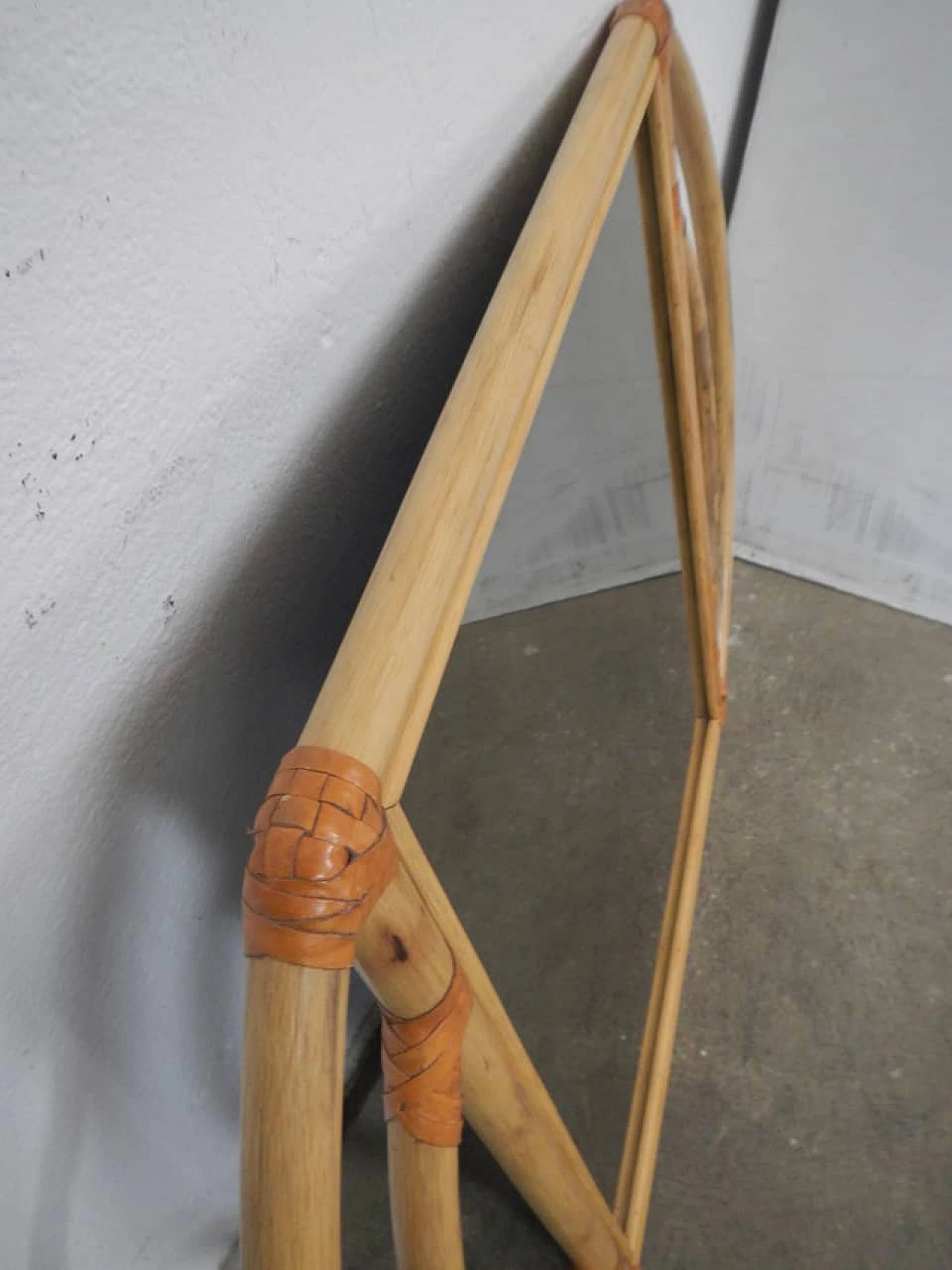 Specchio con cornice in rattan, anni '70 5