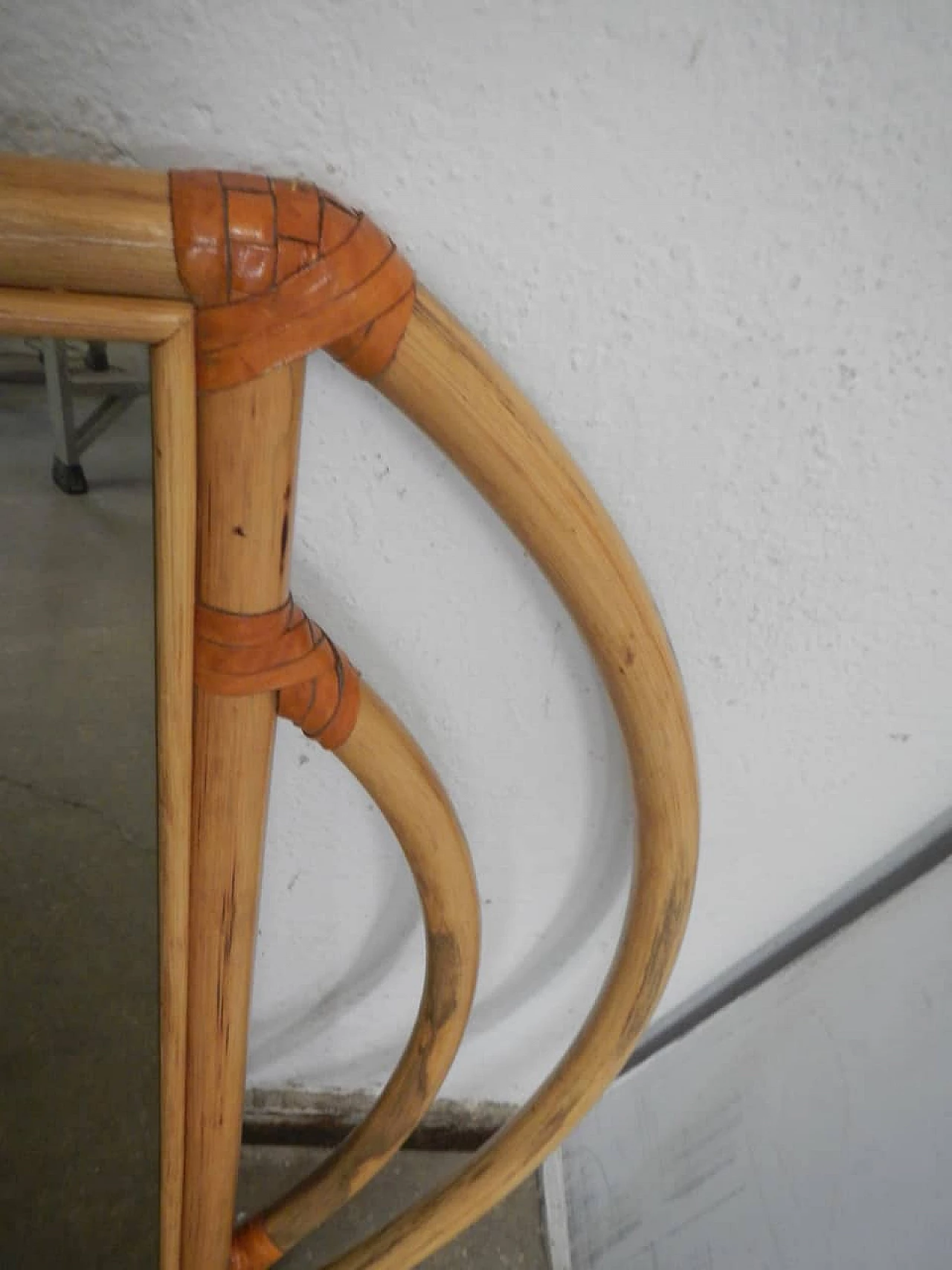 Specchio con cornice in rattan, anni '70 6