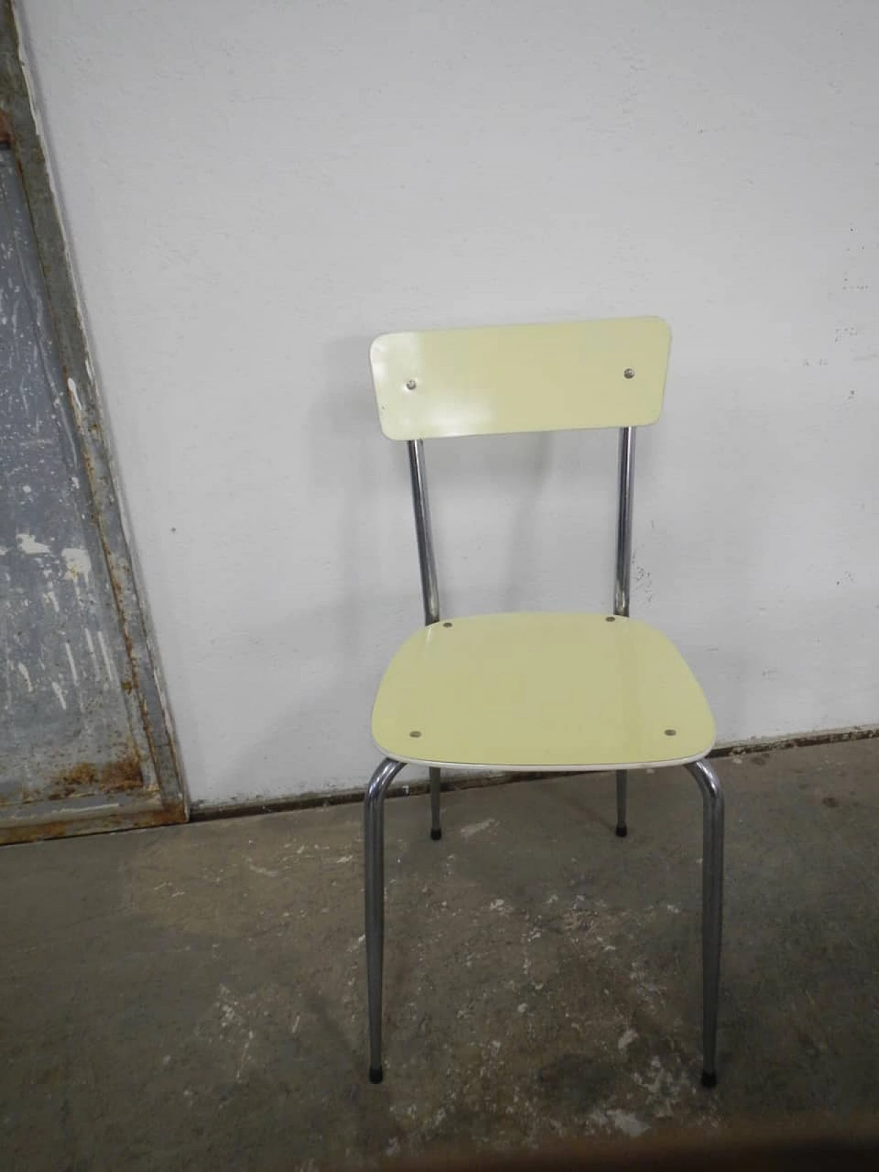 4 Yellow formica chairs, 1970s 5
