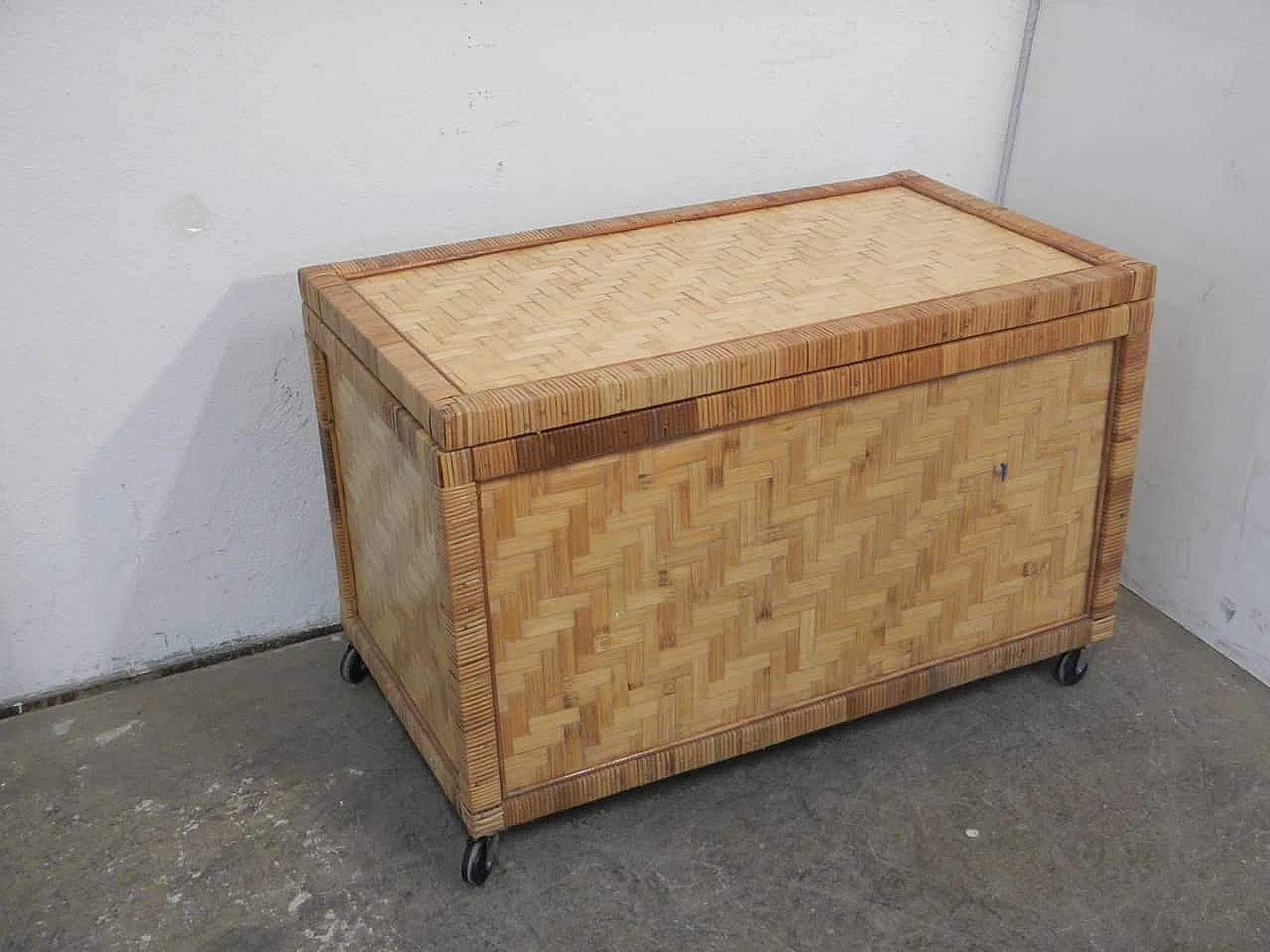 Rattan and plywood trunk with wheels, 1970s 2