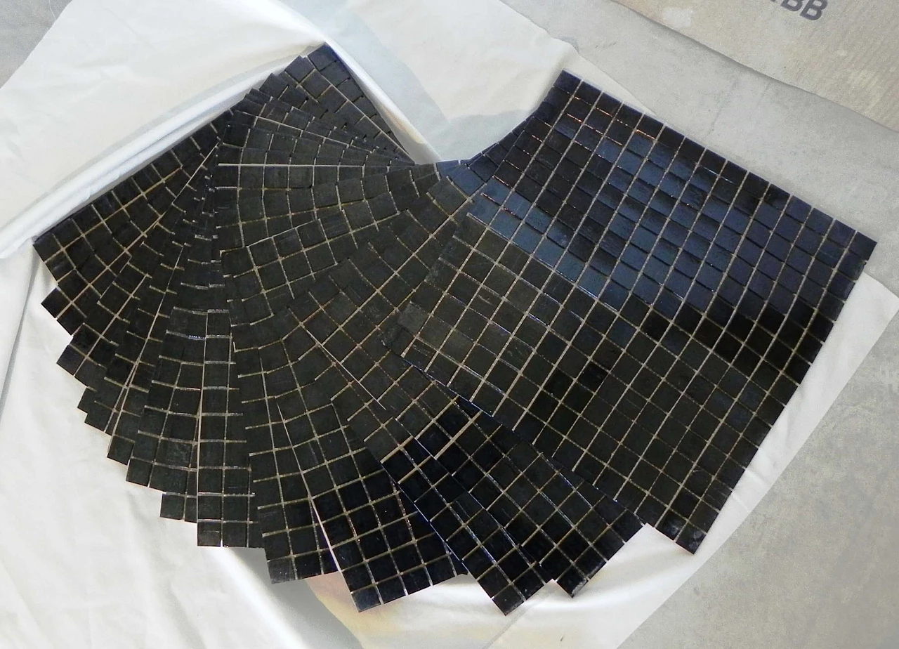 16 Fogli di mosaico nero di Bisazza, anni '90 6