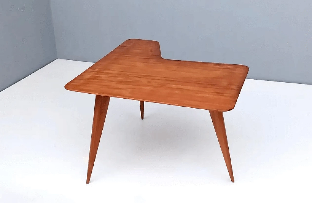 Tavolino in legno impiallacciato di forma irregolare attribuibile a Gio Ponti, anni '50 4