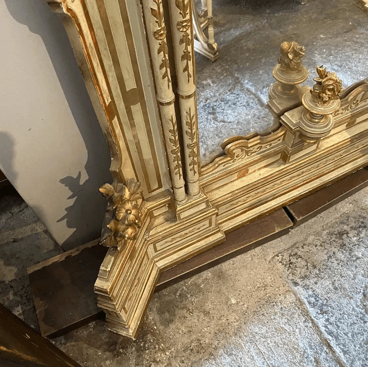 Specchio da terra siciliano in legno laccato e dorato, fine '800 8