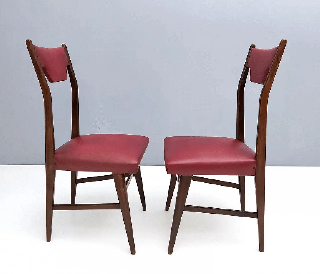 4 Dining chairs in ebonised beech and crimson Skai, 1950s 4