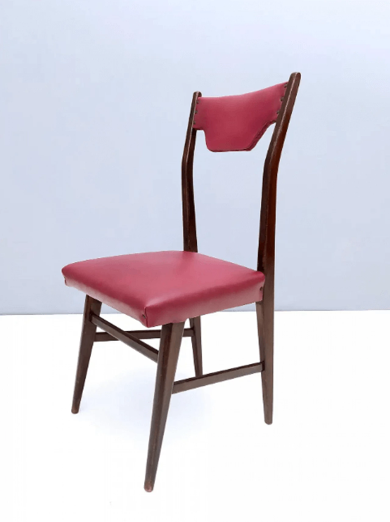 4 Dining chairs in ebonised beech and crimson Skai, 1950s 8