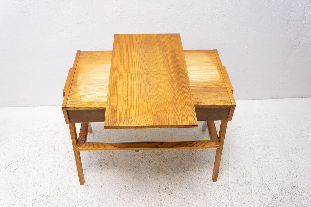 Tavolino da TV in frassino e vetro con piano girevole, anni '60 7